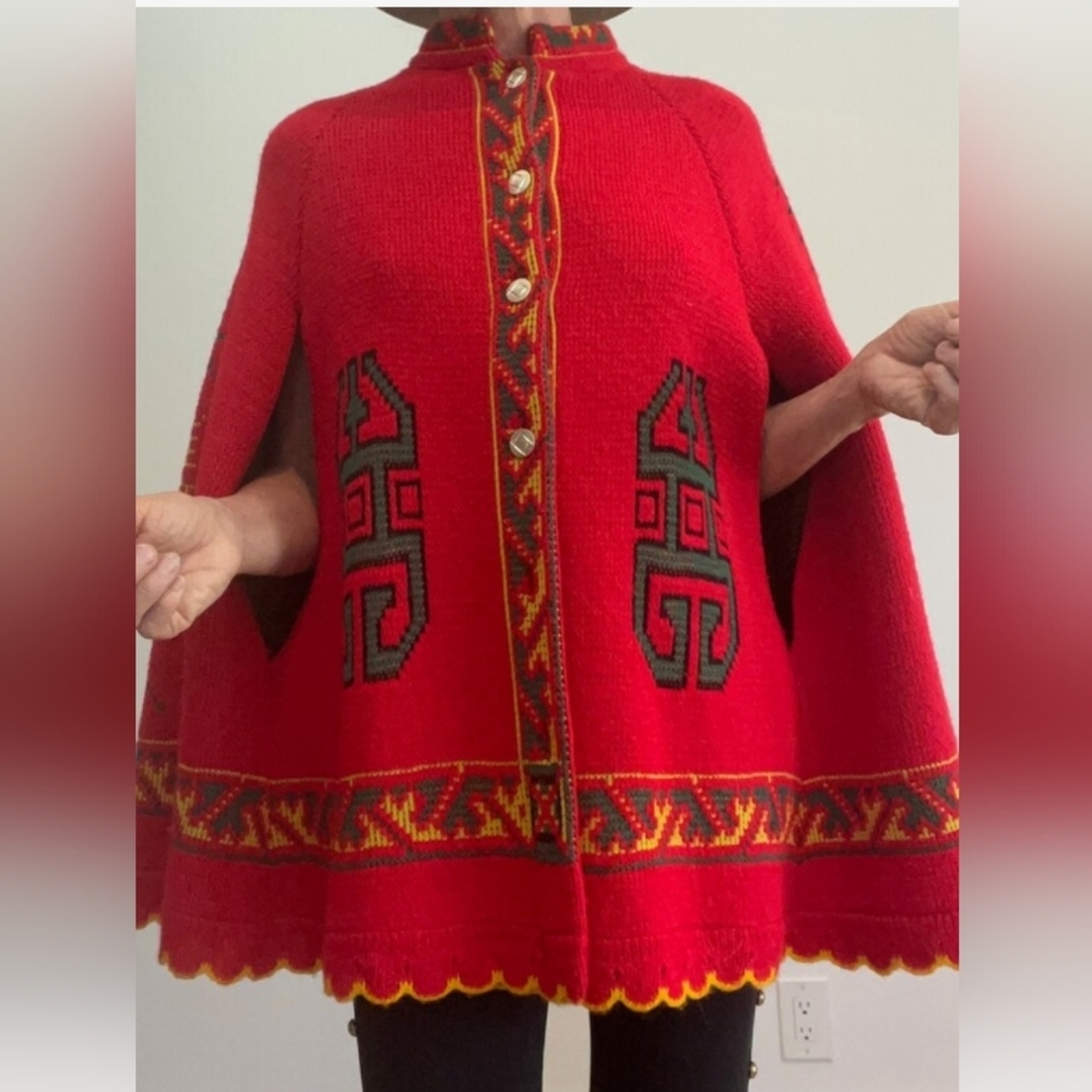 Vintage Poncho Cape Knit Sturbridge Acrylic One Size Southwestern Red Pagoda